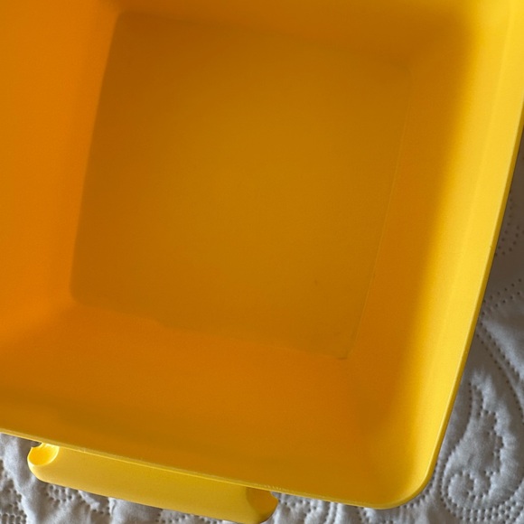 Tupperware Yellow Container - Picture 5 of 9